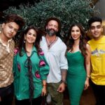 Sophie Choudry Instagram - Celebrated the success of #GoriHai & what an amazing night it was! So grateful to be surrounded by the bestest people💕💕💕 Tku @bingemumbai for the perfect night @_kunaljani ! My @varundvn you need a whole post dedicated to how special you are!! My dearest Dee, Vaibhav, Neh, MM, Nushi, Angad, Yas, PP, Freddy, Chunkey, Vrinda, Rahul, Mohit, Raghav, Riyaz , my VG tku all❤️ And my video crew Ajay, Lovey, Yassh, all the girls & my glam crew Divs, Tanima, Tina, Ambi❤️ Tku @theotherworldlyproductions for the gorgeous pics . Tku @azotiique for the jewels ❤️ #gorihai #gorihaisuccessbash #bingemumbai #whatanight #varundhawan #diamirza #nehadhupia #manishmalhotra #riyaz #sophiechoudry #friendslikefamily #gratitude Binge
