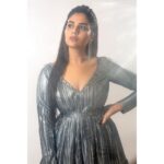 Sreemukhi Instagram - Dance ikon ✨ On @ahavideoin ✨ @oak_entertainments Styled by @impriyankasahajananda Outfit @getstyledbyprisa Earrings @yuvi_collections PC @chinthuu_klicks Make up @nookesh.malla Hair - @mahi_brand_ #sreemukhi #danceikon #aha #oakentertainments #styledbypriyankasahajananda