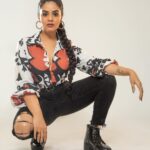 Sreemukhi Instagram - Dance ikon ❤️✨ On @ahavideoin ✨ @oak_entertainments Styled by @greeshma_krishna.k Shirt - @fashionvilla0111 PC @chinthuu_klicks Make up @nookesh.malla Hair - @mahi_brand_ #sreemukhi #danceikon #aha #oakentertainments #styledbygkk