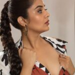 Sreemukhi Instagram - Dance ikon ❤️✨ On @ahavideoin ✨ @oak_entertainments Styled by @greeshma_krishna.k Shirt - @fashionvilla0111 PC @chinthuu_klicks Make up @nookesh.malla Hair - @mahi_brand_ #sreemukhi #danceikon #aha #oakentertainments #styledbygkk