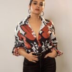 Sreemukhi Instagram - Dance ikon ❤️✨ On @ahavideoin ✨ @oak_entertainments Styled by @greeshma_krishna.k Shirt - @fashionvilla0111 PC @chinthuu_klicks Make up @nookesh.malla Hair - @mahi_brand_ #sreemukhi #danceikon #aha #oakentertainments #styledbygkk