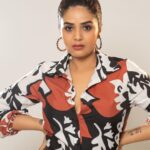 Sreemukhi Instagram - Dance ikon ❤️✨ On @ahavideoin ✨ @oak_entertainments Styled by @greeshma_krishna.k Shirt - @fashionvilla0111 PC @chinthuu_klicks Make up @nookesh.malla Hair - @mahi_brand_ #sreemukhi #danceikon #aha #oakentertainments #styledbygkk