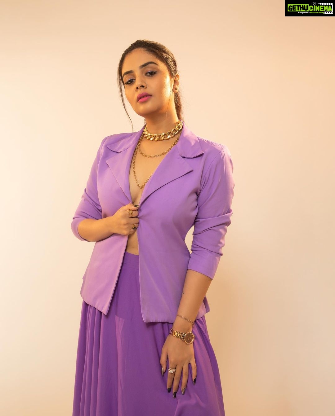 Sreemukhi Instagram - Dance ikon ✨ On @ahavideoin ✨ @oak_entertainments Styled by @impriyankasahajananda Outfit @getstyledbyprisa Earrings @kushalsfashionjewellery PC @chinthuu_klicks Make up @nookesh.malla Hair - @mahi_brand_ #sreemukhi #danceikon #aha #oakentertainments #styledbypriyankasahajananda