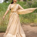 Sreemukhi Instagram - Mana oori Rangasthalam! ✨❤️ On @zeetelugu ❤️ Styled by @impriyankasahajananda Outfit @charvi_by_aswini Jewellery @kushalsfashionjewellery PC @chinthuu_klicks Make up @nookesh.malla Hair- Mahesh #sreemukhi #manaoorirangasthalam #zeetelugu #styledbypriyankasahajananda