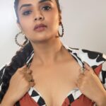 Sreemukhi Instagram - Dance ikon ❤️✨ On @ahavideoin ✨ @oak_entertainments Styled by @greeshma_krishna.k Shirt - @fashionvilla0111 PC @chinthuu_klicks Make up @nookesh.malla Hair - @mahi_brand_ #sreemukhi #danceikon #aha #oakentertainments #styledbygkk