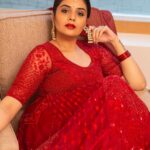 Sreemukhi Instagram - SAREGAMAPA ❤️✨ And that’s a wrap! Such an amazing season! Made some amazing memories! And this season is really close to my ❤️ Styling @impriyankasahajananda Outfit @srisuvarnamandir Jewellery @kushalsfashionjewellery PC @chinthuu_klicks Make up @nookesh.malla Hair- Mahesh #styledbypriyankasahajananda #sreemukhi #saregamapa #grandfinale #itsawrap