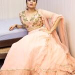 Sreemukhi Instagram - Peach out! ✨✨ For Bonala Jathara on @zeetelugu at 6pm today! 🥰✨ Styling @impriyankasahajananda Outfit @labelnurvi Earrings @kushalsfashionjewellery PC @chinthuu_klicks Make up @nookesh.malla Hair- Mahesh #sreemukhi #zeetelugu #bonalajathara #styledbypriyankasahajananda