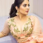 Sreemukhi Instagram – Peach out! ✨✨
For Bonala Jathara on @zeetelugu at 6pm today! 🥰✨

Styling @impriyankasahajananda 
Outfit @labelnurvi 
Earrings @kushalsfashionjewellery 
PC @chinthuu_klicks 
Make up @nookesh.malla 
Hair- Mahesh 

#sreemukhi #zeetelugu #bonalajathara #styledbypriyankasahajananda