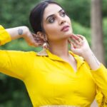 Sreemukhi Instagram - Hello yellow! 💛 For @starmaa “Ee varsham sakshiga” ✨ This Sunday at 12 noon! Styled by @impriyankasahajananda Outfit @labelnurvi Earrings @kushalsfashionjewellery PC @chinthuu_klicks Make up @nookesh.malla Hair - Mahesh #sreemukhi #starmaa #eevarshamsakshiga #styledbypriyankasahajananda
