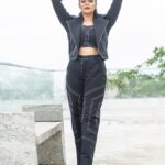 Sreemukhi Instagram - SAREGAMAPA ✨✨ This Sunday on @zeetelugu ✨ Styling @hemamanohar1 Outfit @indie_vastralay PC @chinthuu_klicks Make up @nookesh.malla Hair - Mahesh #saregamapa #zeetelugu #sreemukhi
