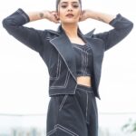 Sreemukhi Instagram - SAREGAMAPA ✨✨ This Sunday on @zeetelugu ✨ Styling @hemamanohar1 Outfit @indie_vastralay PC @chinthuu_klicks Make up @nookesh.malla Hair - Mahesh #saregamapa #zeetelugu #sreemukhi