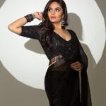 Sreemukhi Instagram - Dance ikon 🖤 On @ahavideoin ✨ @oak_entertainments Outfit @gummadidalashashi.label Styling @greeshma_krishna.k PC @chinthuu_klicks Make up @nookesh.malla Hair - @mahi_brand_ #sreemukhi #danceikon #aha #oakentertainments