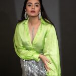 Sreemukhi Instagram - Dance ikon ✨ On @ahavideoin ✨ @oak_entertainments Styled by @greeshma_krishna.k Shirt - @srayaan_designer_studio Hoops - @thetrinkaholic PC @chinthuu_klicks Make up @nookesh.malla Hair - @mahi_brand_ #sreemukhi #danceikon #aha #oakentertainments #styledbygkk