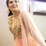 Sreemukhi Instagram - Peach out! ✨✨ For Bonala Jathara on @zeetelugu at 6pm today! 🥰✨ Styling @impriyankasahajananda Outfit @labelnurvi Earrings @kushalsfashionjewellery PC @chinthuu_klicks Make up @nookesh.malla Hair- Mahesh #sreemukhi #zeetelugu #bonalajathara #styledbypriyankasahajananda