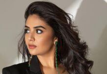 Sreemukhi Instagram - Dance ikon ✨ On @ahavideoin @oak_entertainments ✨ Styling - @greeshma_krishna.k Accessories - @yuvi_collections PC @chinthuu_klicks Makeup @nookesh.malla Hair @mahi_brand_ #sreemukhi #danceikon #aha #styledbygkk