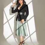 Sreemukhi Instagram - Dance ikon ✨ On @ahavideoin @oak_entertainments ✨ Styling - @greeshma_krishna.k Accessories - @yuvi_collections PC @chinthuu_klicks Makeup @nookesh.malla Hair @mahi_brand_ #sreemukhi #danceikon #aha #styledbygkk