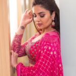 Sreemukhi Instagram – Festive feels ✨

Styled by @impriyankasahajananda
Outfit @issadesignerstudio
Jewellery @kushalsfashionjewellery
PC @chinthuu_klicks 
Makeup @nookesh.malla 
Hair @mahi_brand_ 

#sreemukhi #festivefeels 
#styledbypriyankasahajananda
