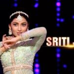 Sriti Jha Instagram – Ek behtareen performance ke saath, Sriti lekar aayi judges ke chehre par ek muskaan. 💃🤩

Dekhiye #JhalakDikhhlaJaa har Sat-Sun, raat 8 baje, sirf #Colors par. Anytime on @voot

@patanjalidantkanti1 @libertyshoesltd 

@madhuridixitnene @karanjohar @norafatehi @manieshpaul 

@itisriti