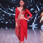 Sriti Jha Instagram – Bindiwali :)

❤️
This beautiful ensemble by @iamkenferns deserved better posing. Thank you Ken for always getting it right😘
Make up @onherbrush 
Hair by @vhairforu 

#jhalakdikhlajaa10