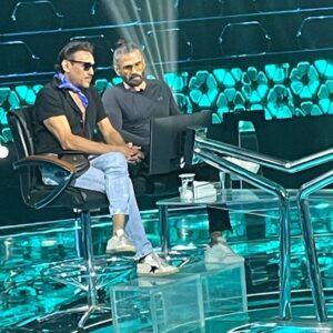Suniel Shetty Instagram - Kidhaaaar apun log ? 
@apnabhidu 
#friendship #friendshipgoals #hero