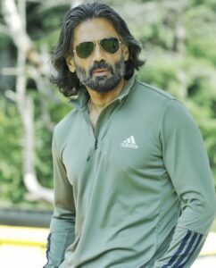 Suniel Shetty Instagram - Growing with the flow !
@mohan_cinephotography