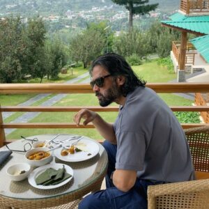 Suniel Shetty Instagram - 🖤
#incrdibleindia #heaven #lunchtime #naturelovers #gogreen #mykindaplace
