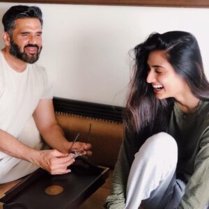 Suniel Shetty Instagram - I remember the day Tia came to me, and said she wanted to be an actor. We were in America at the time, to check out some colleges for her further education. She assumed I wouldn’t be too happy with her decision. But, for me, the most important thing was & has remained, her happiness. That day, she smiled knowing she had my blessings! I’m so proud of the self-assured & graceful woman she’s grown up to be, and all the choices she’s made. And, she is my best friend!

So that was my #PapaToPartner moment.

Follow @byjus_app and share your #PapaToPartner moments and stand a chance to win Kindles & exciting goodies. To know more about the rules of the contest, head to BYJU's Instagram page @byjus_app 

What are you waiting for? Share your special moments today!

#Ad
#BYJUSPapaToPartner #byjus #byjusapp #fathersday2021 #fathersdaycontest #photocontest #parenttopartner