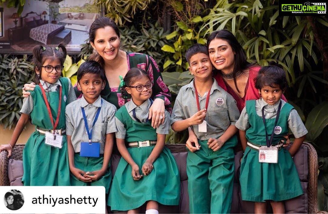 Suniel Shetty Instagram - Education is not a privilege, it’s every child’s right. No matter where they come from, rich or poor, boy or girl. We must allow them a chance for a better future — for them to choose their own! . So here’s presenting the collaboration of @labelbazaar @anammirzaaa and @araaish in aid of Save the Children India. Two brands, One love, fashion for a better world. 🌈💖🦋✨ . Picture: @rohan.foto Location: @r_house_interiors_matter_