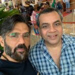 Suniel Shetty Instagram – Mornings are made when you meet your favourite co-star at the airport. Love you Paresh Ji