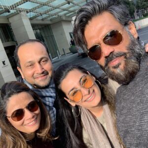 Suniel Shetty Instagram - So many people love  you , Don’t focus on the ones who don’t .  CHOOSE HAPPY!! HAVE A HAPPY 2019
