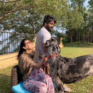 Suniel Shetty Instagram - Those who teach us most about humanity, aren’t always humans....Donald Hicks.With the boys Duke, Storm, Atlas and Alpha