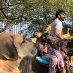 Suniel Shetty Instagram - Those who teach us most about humanity, aren’t always humans....Donald Hicks.With the boys Duke, Storm, Atlas and Alpha