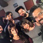 Suniel Shetty Instagram – The fantastic five of MFI … U guys r simply awsmeee… what knowledge… for ever indebted… A big thank you 🙏 to all of u . @baqarnasser @vrindamehtashivfit @shivohamofficial  @raulroshan @shwetha_bhatia