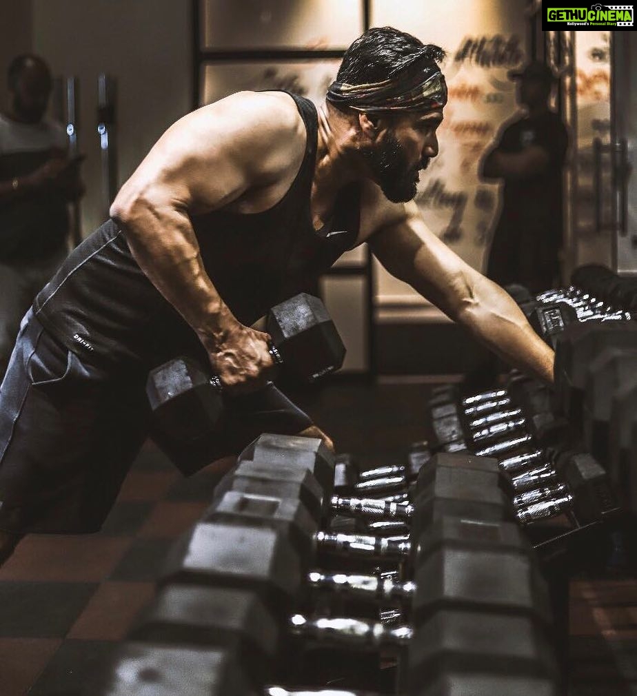 Suniel Shetty Instagram - A one hour work out is just 4% of your day so NO EXCUSES PLS #fitness #fitnessmotivation #fitnessinspiration #healthfirst #healthyliving #wellness @missionfitindiaofficial @skmfotography