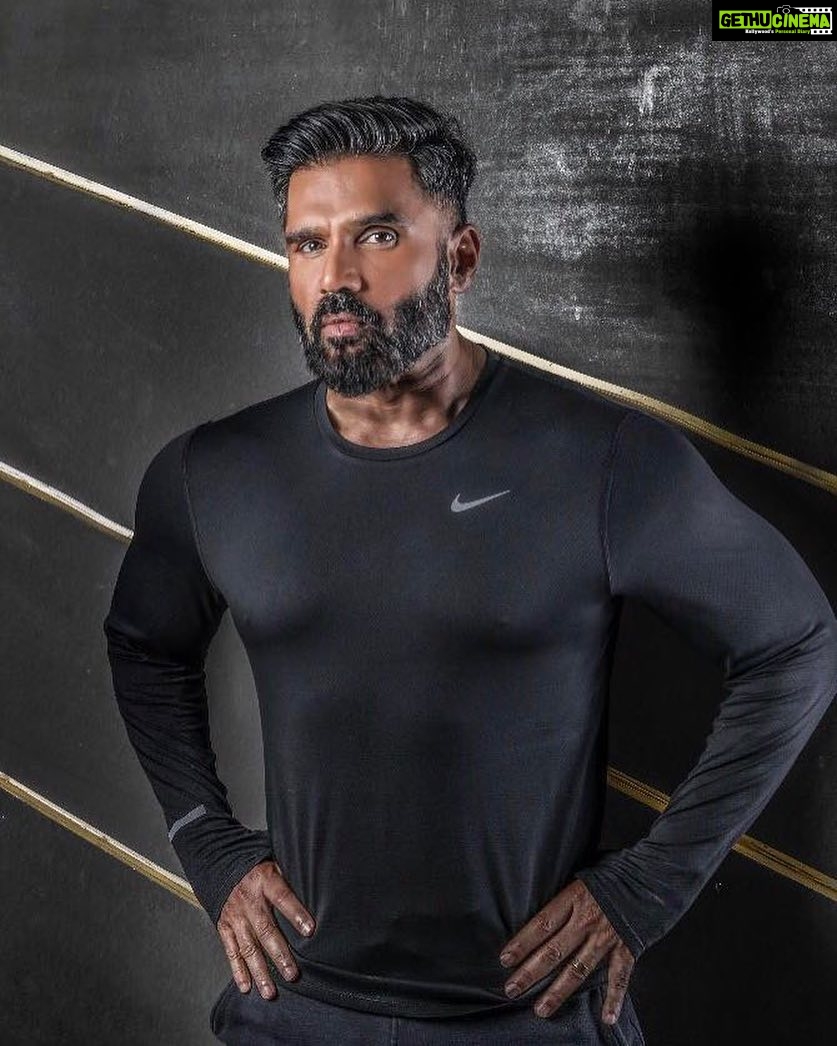 Suniel Shetty Instagram - Its not about being the best but being better than what I was yesterday! #thinkaboutit @missionfitindiaofficial #fitness #healthfirst #fitnessmotivation #healthyliving #fitnessinspiration #yog #ayurveda @feverfmofficial @myfmindia @saavn @fthecouch @reliancejio @officialjiocinema @jiomusicofficial