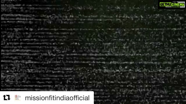 Suniel Shetty Instagram - #Repost @missionfitindiaofficial with @get_repost ・・・ Is ghee as bad as its perceived to be? Are bananas doing you more harm than good? Food and fitness always comes with a lot of fiction. Watch Anna @suniel.shetty set the record straight, so you can fuel your fitness journey with only facts. #MissionFitIndia @swaamiramdev @acharya_balkrishna @patanjaliproducts @feverfmofficial @myfmindia @FTheCouch @reliancejio @officialjiocinema @jiomusicofficial @tataskyofficial @saavn The New India Assurance Co.Ltd.