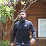 Suniel Shetty Instagram – F _ T BODY … it’s your choice .

#healthyliving
#healthychoice
#healthymeals
#workout
#workoutmotivation
#stayfit
#healthandwellness 
#fitnessinspiration
#healthyindia
#fitindia
#fitnessfirst
#fitnessforall
#fitnessforlife
#healthfreak
#healthfirst @missionfitindiaofficial @skmfotography