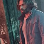 Suniel Shetty Instagram – If life was a picture book,  you would see a lot of blurry images !! 

 

Captured #BehindtheScenes on the sets of #invisiblewoman 
@yoodleefilms @saregama_official

#yoodleefilms #comingsoon