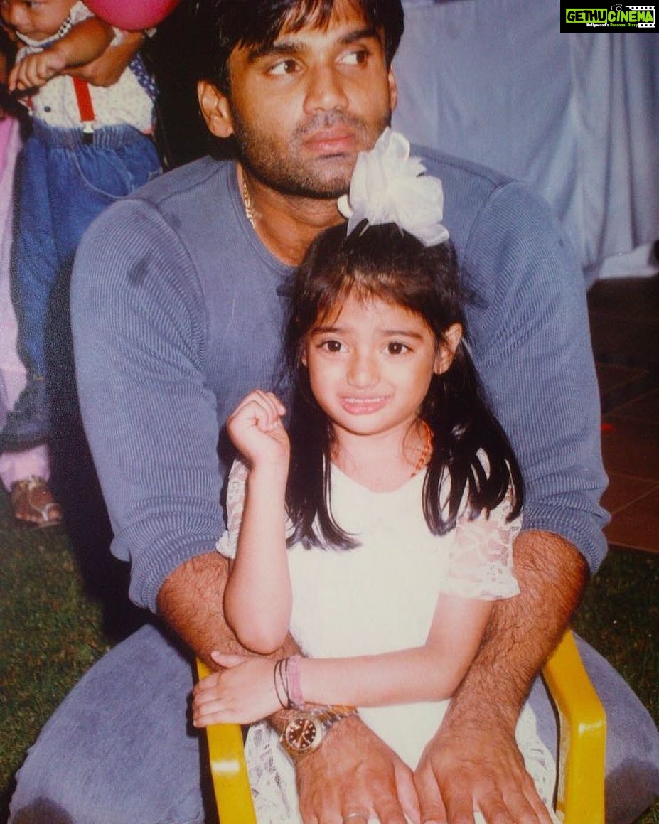Suniel Shetty Instagram - I continue to fall for u everyday Tia! The best thing my hands have held by far... #nationalgirlchildday