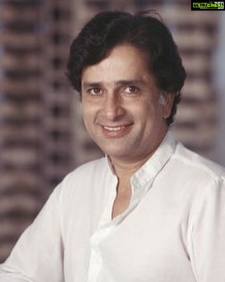 Suniel Shetty Instagram - The most charming and effortless actor, whose smile shall live in every heart forever #RIPShashiKapoor