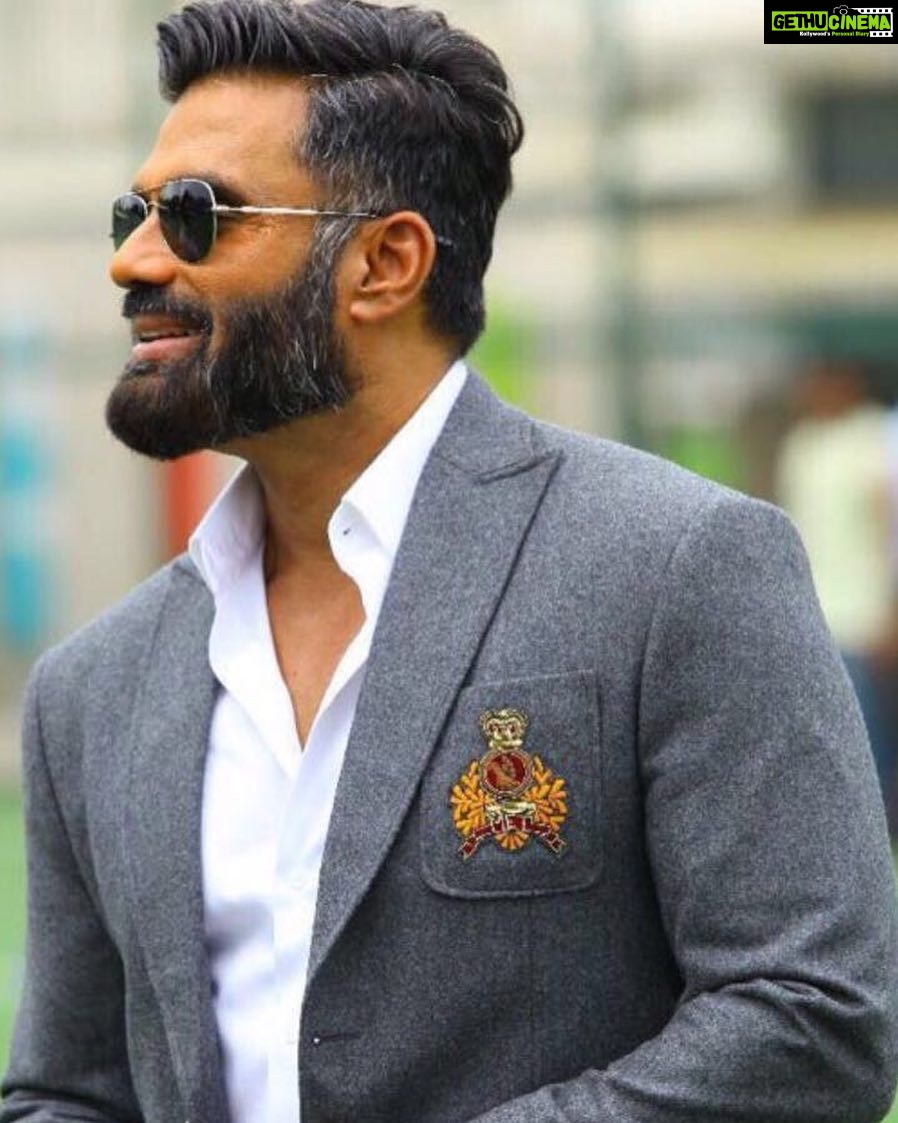 Sunil Shetty | Mens hairstyles with beard, Beard styles haircuts, Gents hair  style