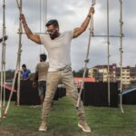 Suniel Shetty Instagram - Ladder to success is passé ! At #IndiasAsliChampion we have ropes to success! The higher you climb the more you achieve @andtvofficial @skmfotography @navin.p.shetty @specsnshades #swasthabharat