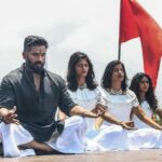 Suniel Shetty Instagram – No matter how mighty, we all need to always remember that the almighty is the supreme! Fighting it all the way to the finals with all their power, the kids spent a while to remember the most powerful before the D Day #IndiasAsliChampion @andtvofficial @skmfotography @navin.p.shetty @specsnshades @sanjaynegifitness @parveensupa @womaniyaa @abhishekathalye @swatigoswami6565 #NirajRao