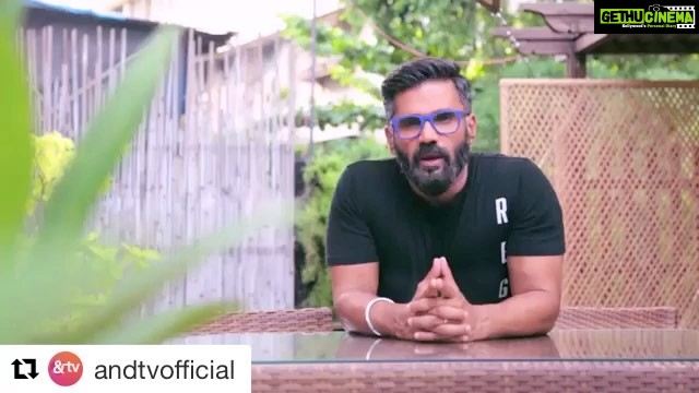 Suniel Shetty Instagram - Happy Father's Day to all the dads... let's be the coolest men in the lives of our children 😊 #Repost @andtvofficial (@get_repost) ・・・ This Father’s Day, let’s get all the fathers to work out and make them the happiest & fittest superheroes of our lives. Here’s Asli Champion @suniel.shetty wishing all &Dians a Happy Father’s Day. #FathersDay #swasthabharat