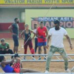 Suniel Shetty Instagram – Sometimes lending a helping ‘leg’ is as important during the tasks at #IndiasAsliChampion ! @hrutikashriramyoga can vouch for it 😊 @andtvofficial