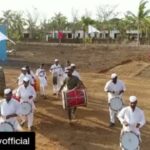 Suniel Shetty Instagram - #Repost @andtvofficial (@get_repost) ・・・ Aaj raat 9 baje dhol nagaadon ke saath #IndiasAsliChampion par @suniel.shetty karenge dhamaal, sirf &TV par. #SwasthaBharat