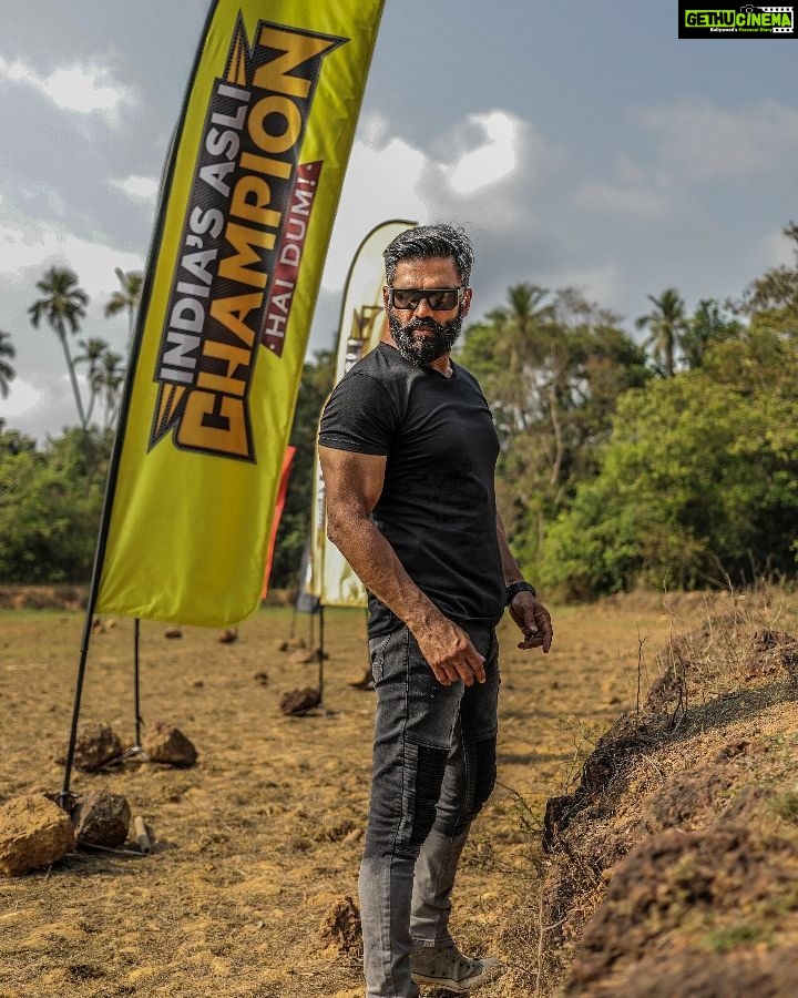 Suniel Shetty Instagram - Some serious adventure up our sleeves today on #IndiasAsliChampion @andtvofficial #swasthbharat @skmfotography @navin.p.shetty @specsnshades