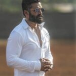 Suniel Shetty Instagram – Taking a careful look if all’s set! Just a few more hours to go after all for #IndiasAsliChampion on @andtvofficial at 9 PM Tonight #HaiDum #AsliChampionOnAndTV @specsnshades @navin.p.shetty @skmfotography