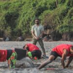 Suniel Shetty Instagram - #indiasaslichampion seeking fitness everywhere possible! #swasthindia @andtvofficial