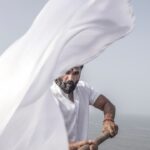 Suniel Shetty Instagram - The winds may make the flag waver but the confidence of #indiasaslichampion seldom trembles #swasthindia @andtvofficial